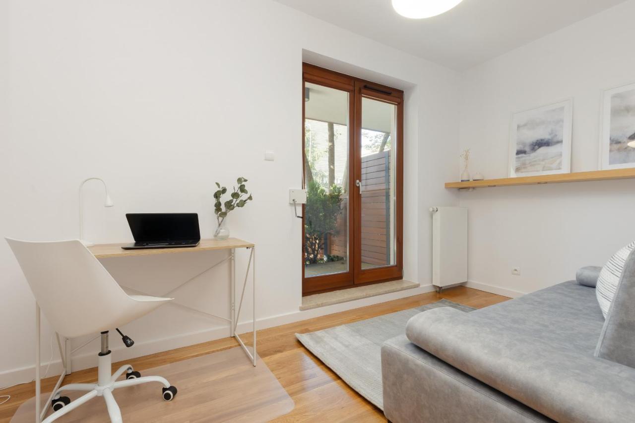 Old Mokotow Spacious Two-Bedroom Apartment By Noclegi Renters Warsaw Exterior photo