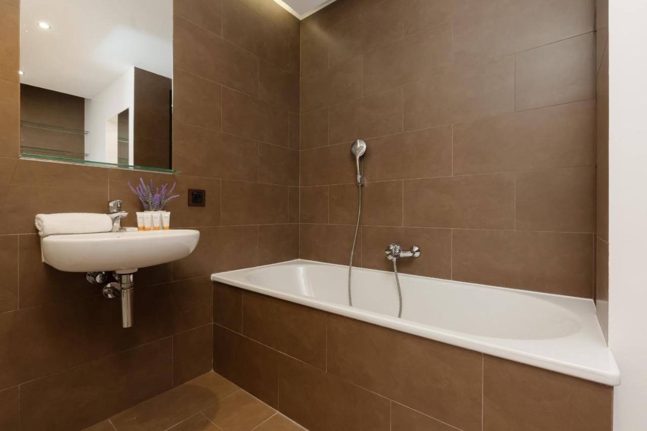 Old Mokotow Spacious Two-Bedroom Apartment By Noclegi Renters Warsaw Exterior photo